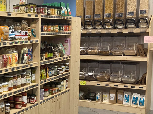 Intérieur épicerie Intérieur épicerie